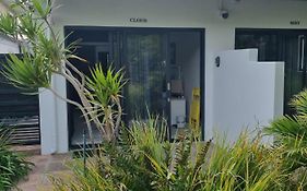 12Onparkeslane